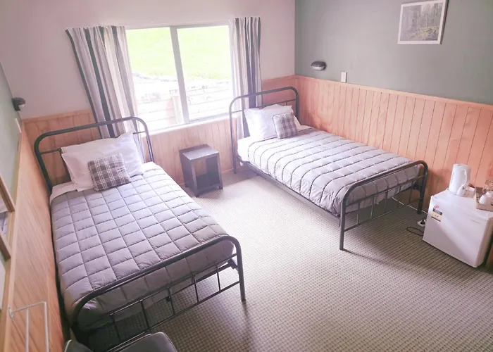 Family Hotel: Waitomo Village Chalets Home Of Kiwipaka