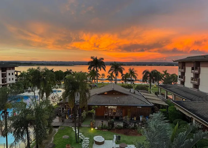 Life Resort beira lago próx a esplanada