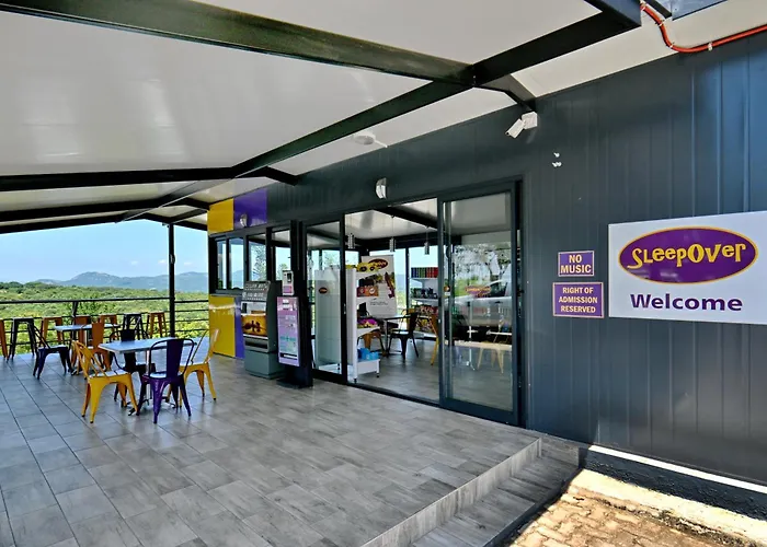 Cheap hotel: Sleepover Kmia