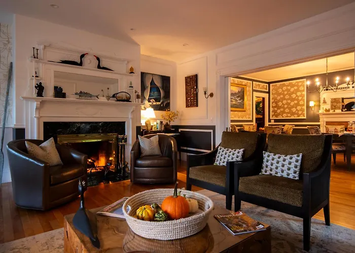 Sand Bar Cottage Inn