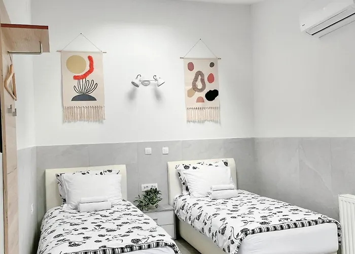 Lina Rooms