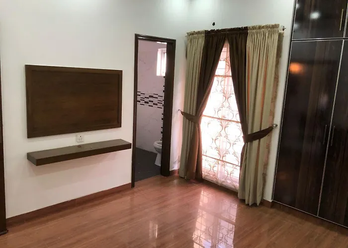 Lodging Paragon City Lahore