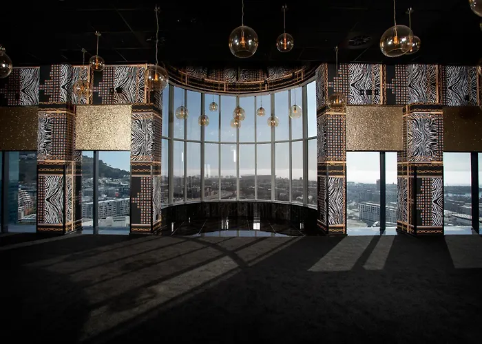 Hotel near College: Hotel Sky Cape Town