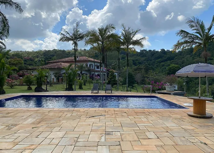 Espaço Eslovaquia - Casarão com Piscina, Paz e Conexão com a Natureza