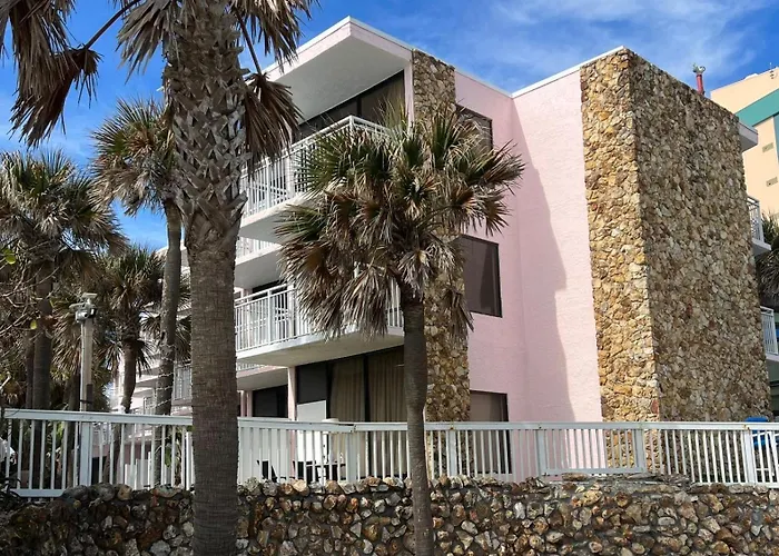 Flamingo Beachfront - Daytona Beach