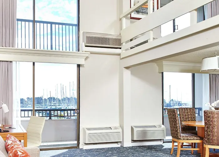 Doubletree By Hilton Hotel Berkeley Marina