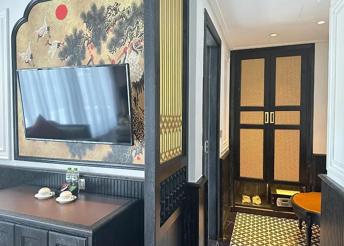 Luxe Paradise Premium Hotel Pham Hong Thai