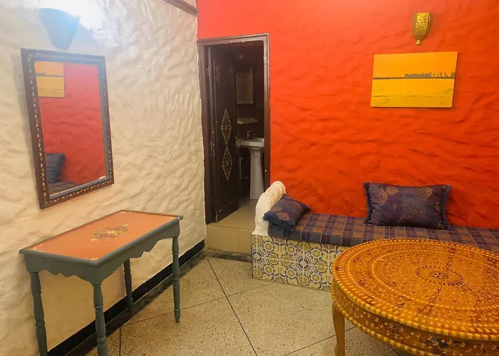 Cheap hotel: Hotel Sahara