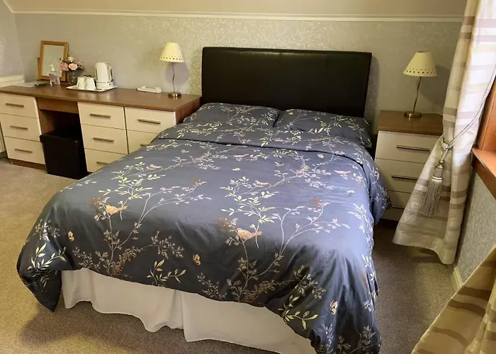 Guest house: Hillhouse