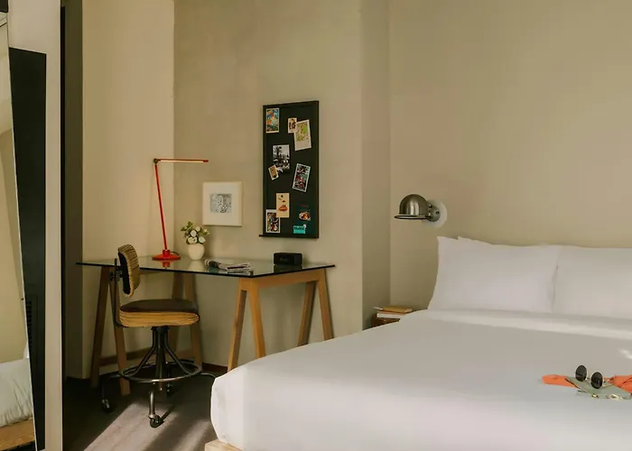 Chambers Hotel Central Park South, Sonder By Marriott Bonvoy