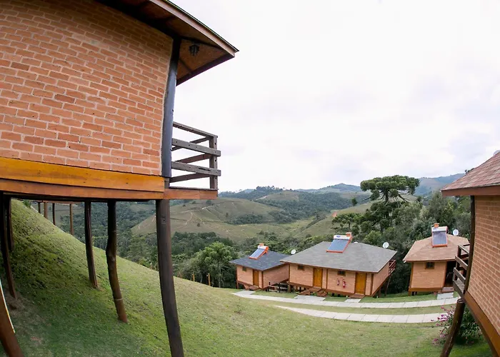 Cabanas Mountain nas montanhas de campos do jordão