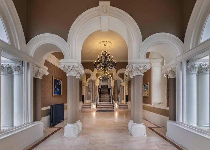 Beach hotel: Royal Marine Hotel