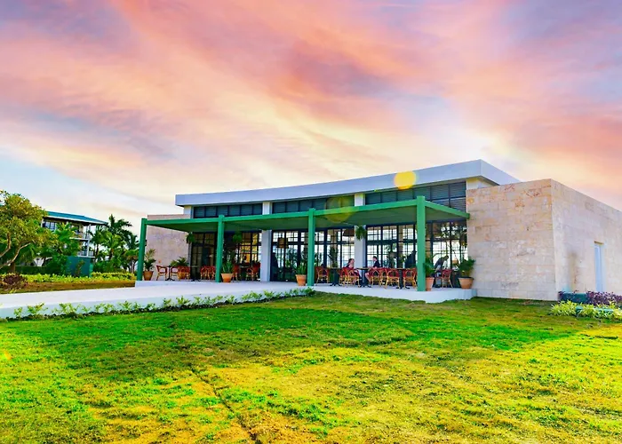Resort: El Beso Adults Only At Ocean El Faro