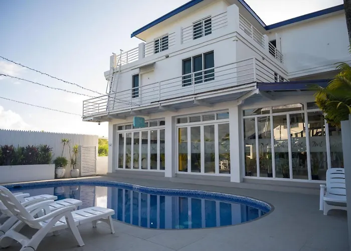 Airport Hotel: Sailors Beach Fiji