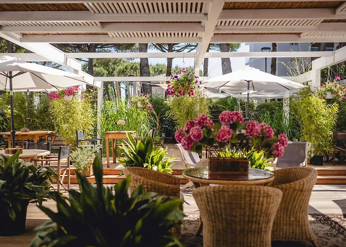 Hotel Saraceno Resort With Private Beach