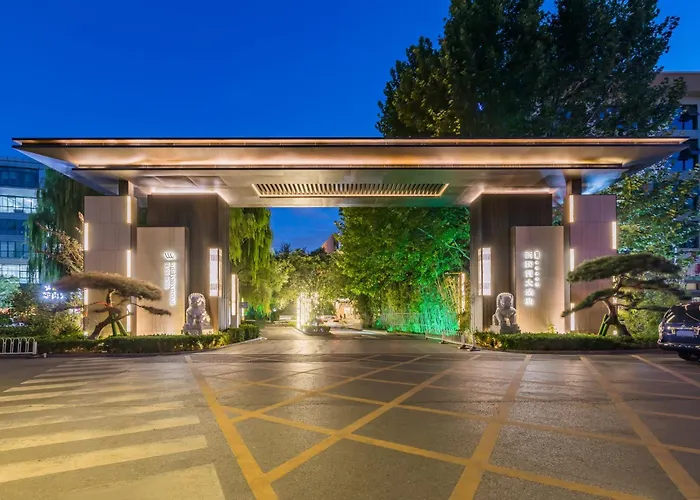 Hotel with pool: Beijing West International Trade Hotel