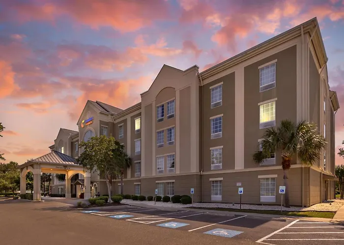 Beach hotel: Comfort Suites Myrtle Beach Central