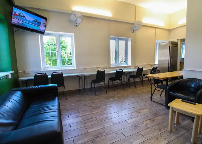 The Hostels London Backpackers Youth 18 - 35 Years Old Only