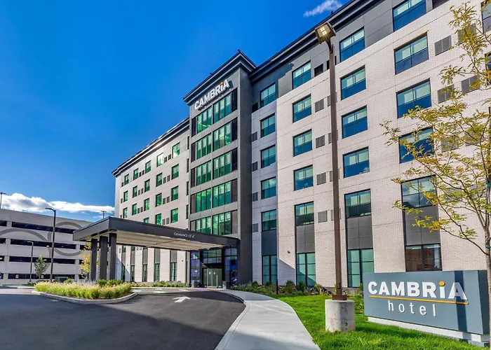 Cambria Hotel New Haven University Area