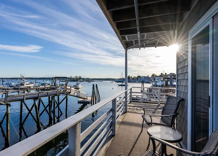 Boothbay Harbor Oceanside Inn
