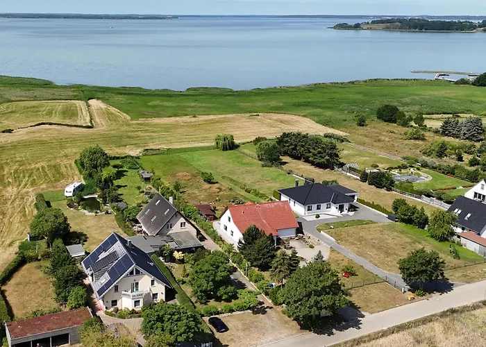 Ferienvermietung: Ferienhaus Am Achterwasser