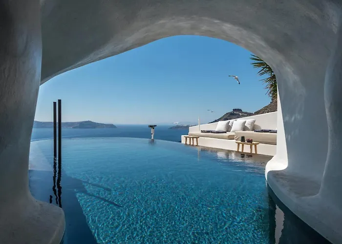 5 star hotel: Porto Fira Suites