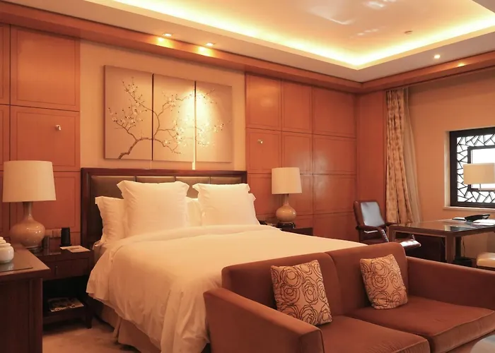 Hotel with view: Four Seasons Hotel Hangzhou At West Lake