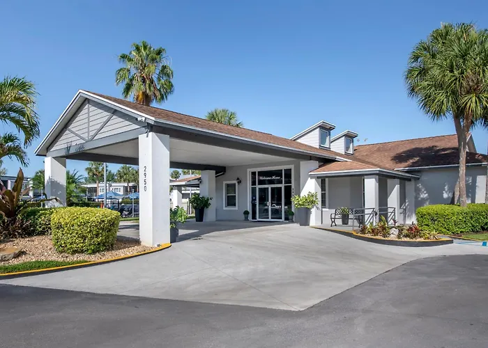 Hotel with Tennis: Orbit One Vacation Villas