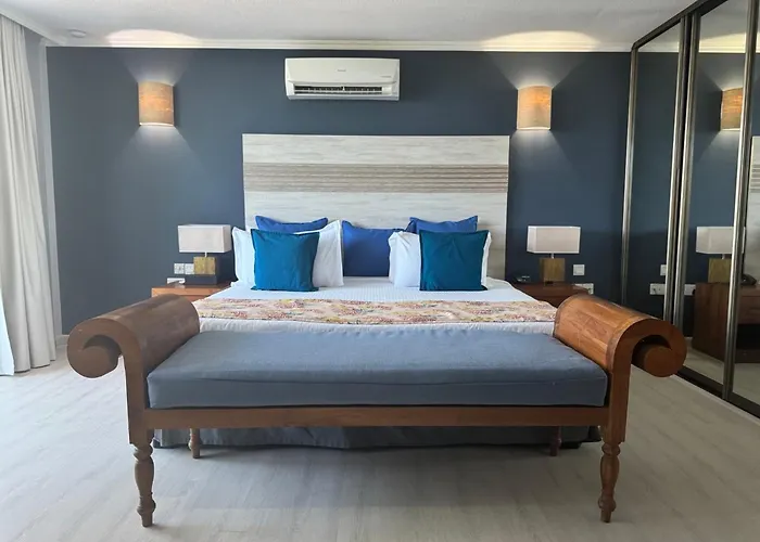 Crown Beach Hotel Seychelles