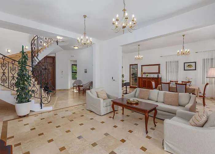 Oak Leaf Residences