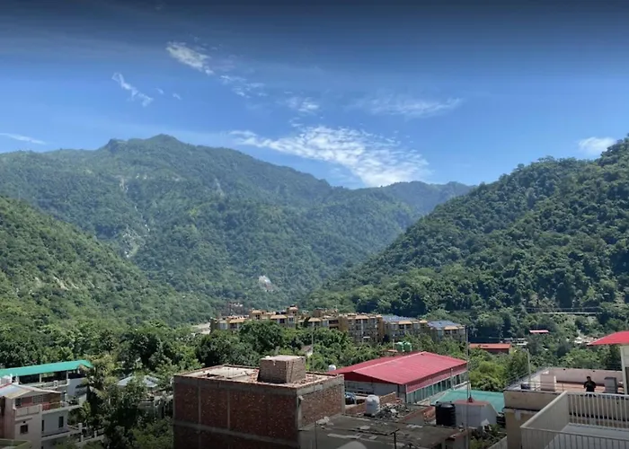 Anand Prakash Yoga Ashram & Retreat Center