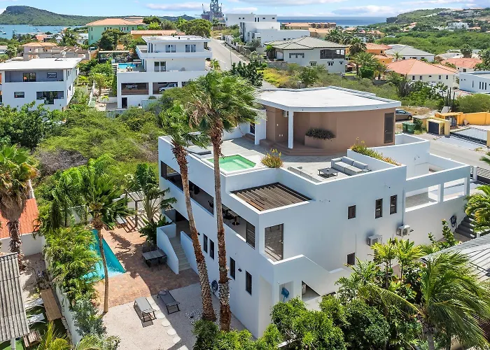 Major. Suites Curacao