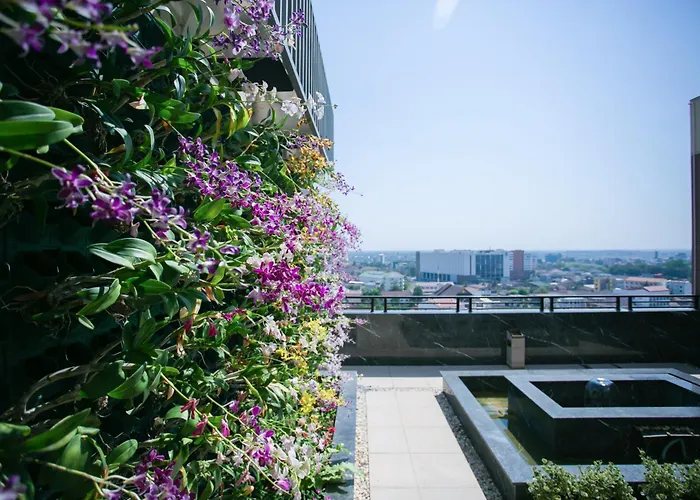 Ramada By Wyndham Vientiane Central