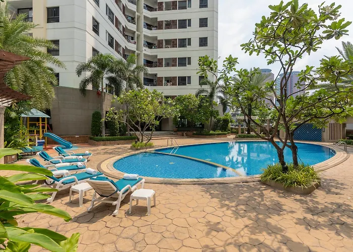 Grand Diamond Suites Hotel