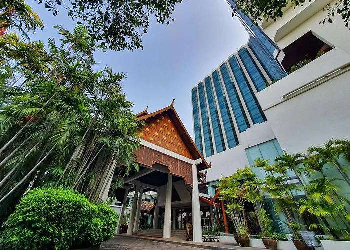 4 star hotel: The Empress Hotel