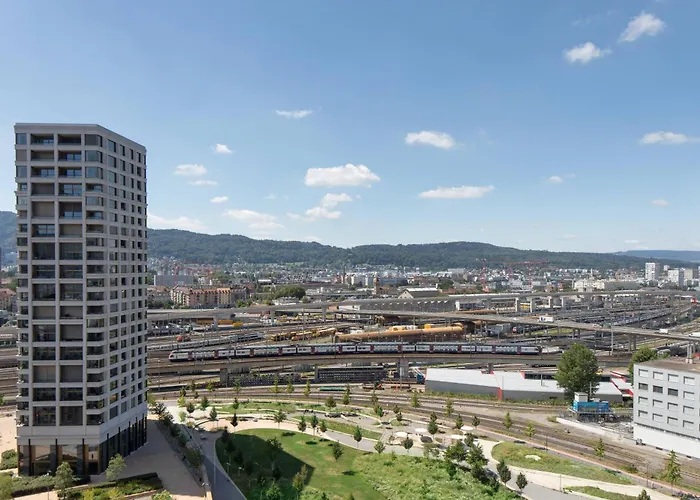 Hotel con tenis: Renaissance Zurich Tower Hotel