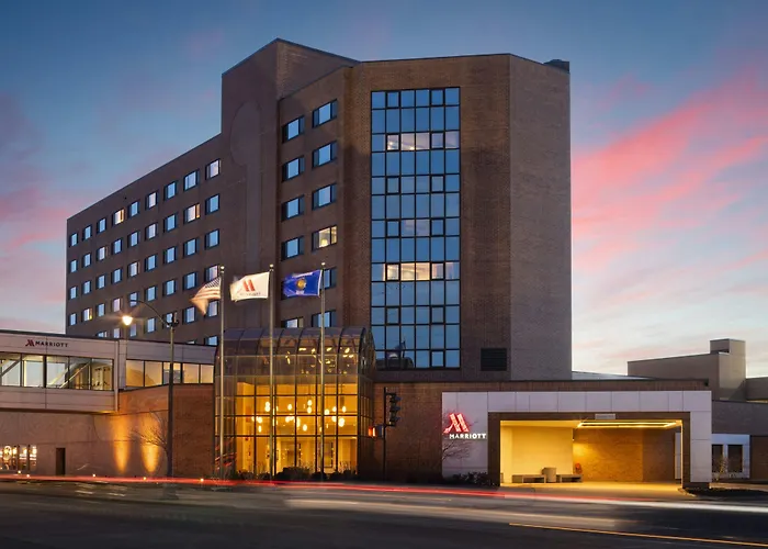 Family Hotel: Oshkosh Marriott Waterfront Hotel & Convention Center