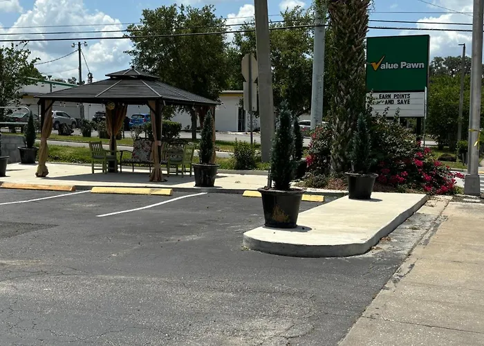 Shamrock Cove Inn