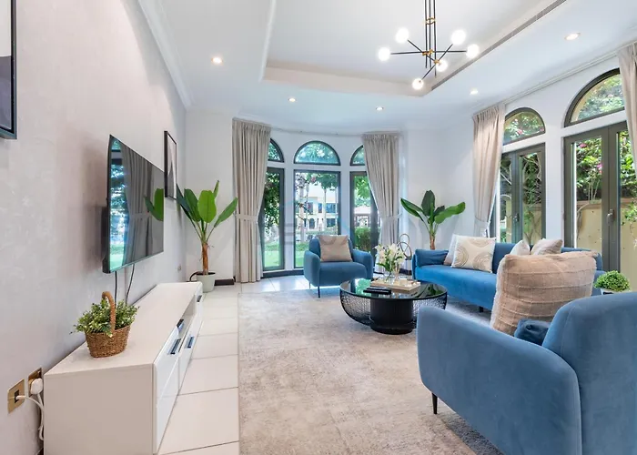 Luxury Beachfront With Direct Beach Access, Next To Community Pool, Close To The Thrills Of Aquaventure Waterpark, Canal Cove, Palm Jumeirah By Deluxe Holiday Homes