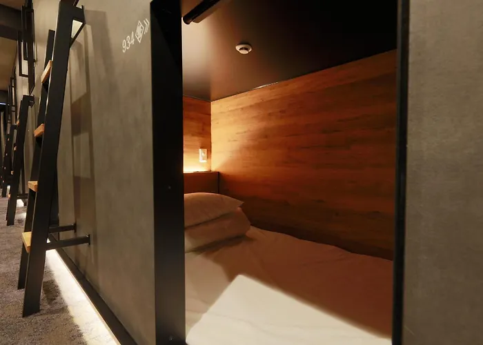 Rembrandt Cabin & Spa Shimbashi - Caters To Men