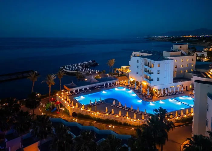 Vuni Palace Hotel & Casino & Spa