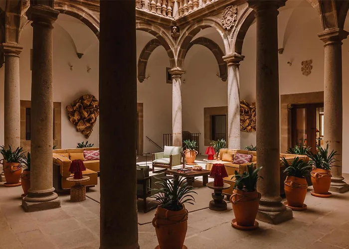 Palacio De Godoy Caceres, Curio Collection By Hilton