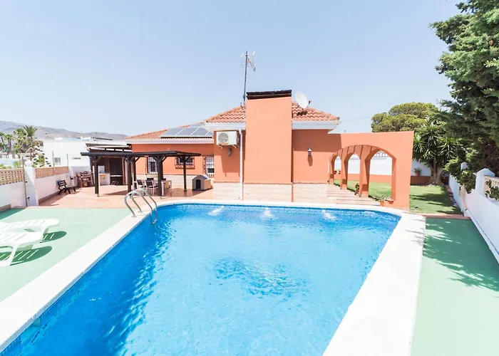 Expoholidys- Chalet privado en Castell del Rey