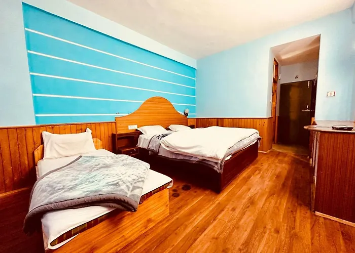 Hotel Harikund Manali