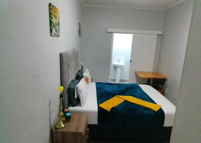 Neo & Ruks Guest House Salt River 1