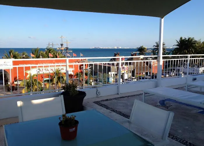 Hotels Close to Airport Del Sol