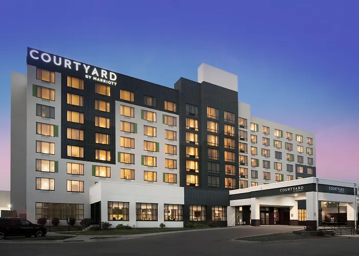 Courtyard By Marriott Edina