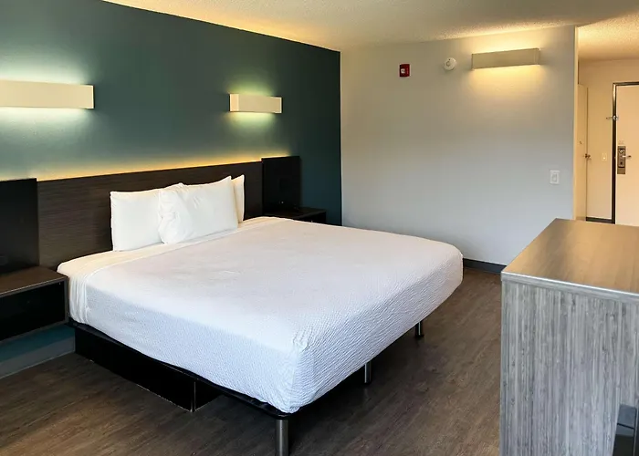 Motel 6-Carson, Ca (Adults Only)