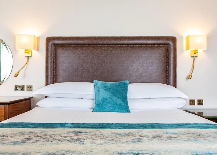 Swan'S Nest Hotel
