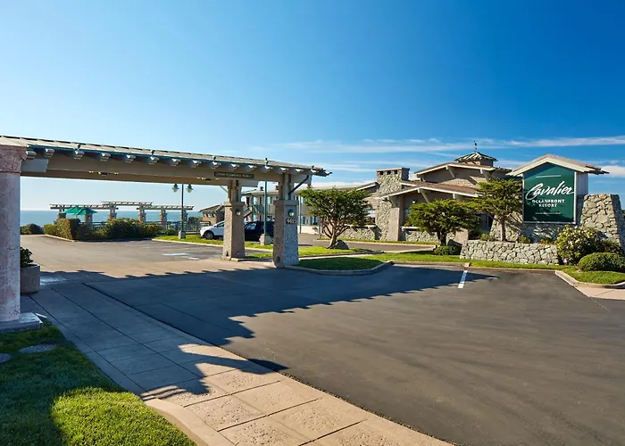 Hotel: Cavalier Oceanfront Resort